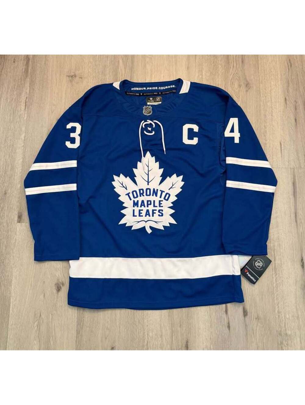 Auston Matthews Toronto Maple Leafs Hockey Jersey Size 50 Medium NWT